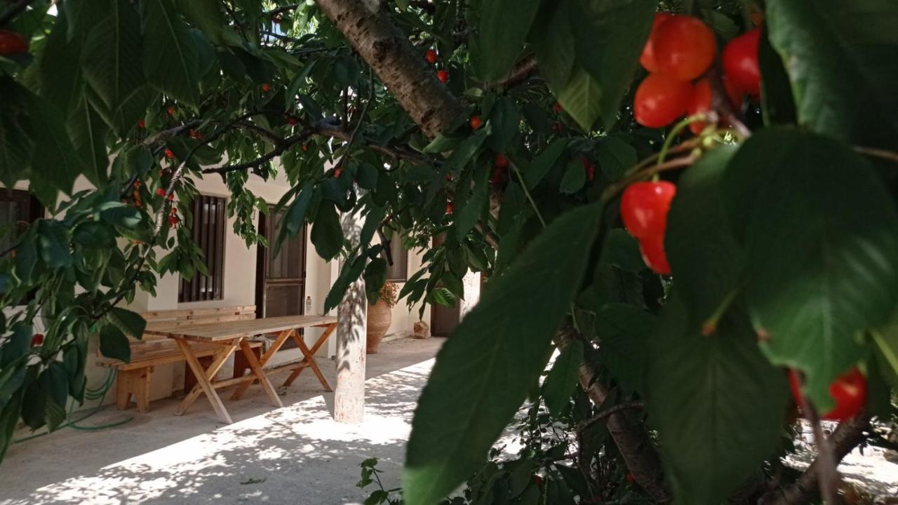 Villatzer - Traditional House With Fireplace And Garden Tzermiádon Extérieur photo